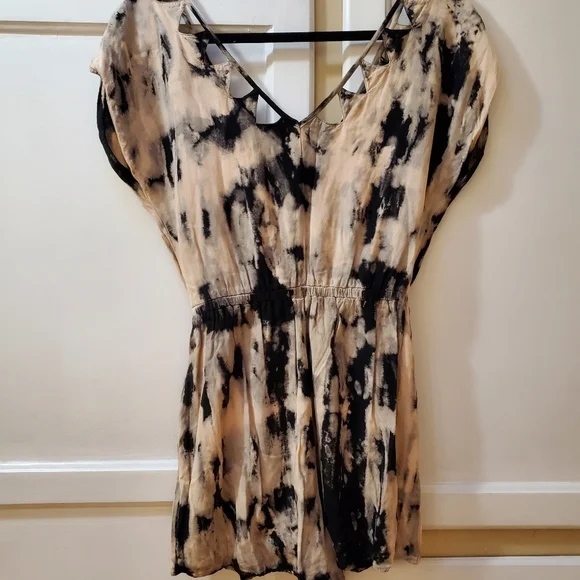 Ecote Eden Women's Tye-Dye Romper - Picture 4 of 11